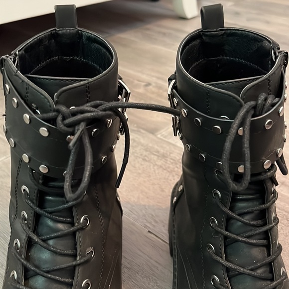 Super stylish woman’s boots! - Picture 6 of 7